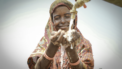 Sudan, Villagers collect water at a facility rehabilitated by UNICEF with funding from CERF. UNICEF, through the State Water Corporation, upgraded and motorized the only water system in Gorora and Tokar localities.