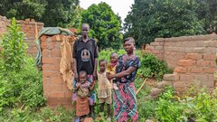 Kaga-Bandoro, Central African Republic., Over 1,000 families live at the site that surrounds the Kaga-Bandoro airstrip. Many people would like to return to the neighborhoods from where they had fled, but there is nothing left and they lack the means to rebuild their lives.